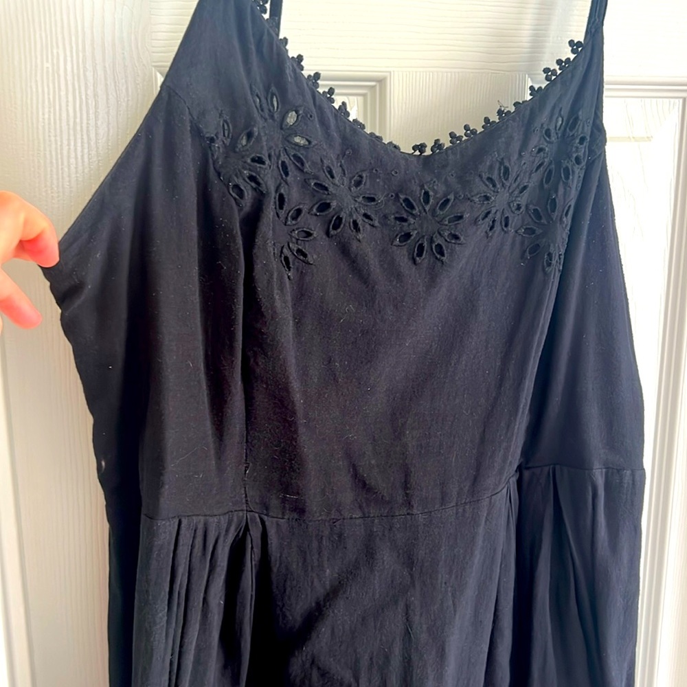 The CUTEST black sundress